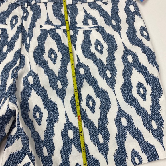 Isaac Mizrahi New York Dotty Print Short NWT 10 - Picture 4 of 7